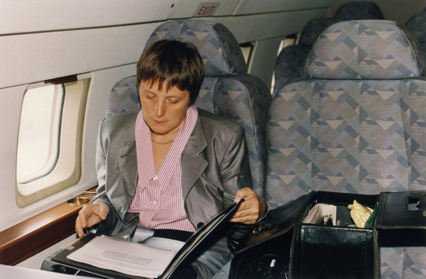 Federālā ministre sieviešu un jaunatnes jautājumos Angela Merkele lidmašīnā, 1991. gads